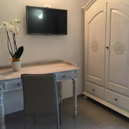 Couette-café Elena 4*