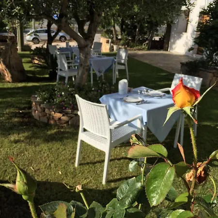 Couette-café Elena San Teodoro (Sardinia)